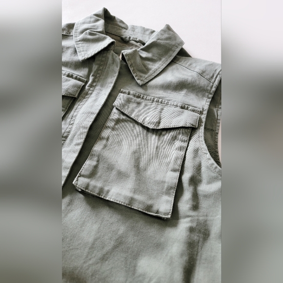 Green Utility Vest XS - Picture 2 of 8